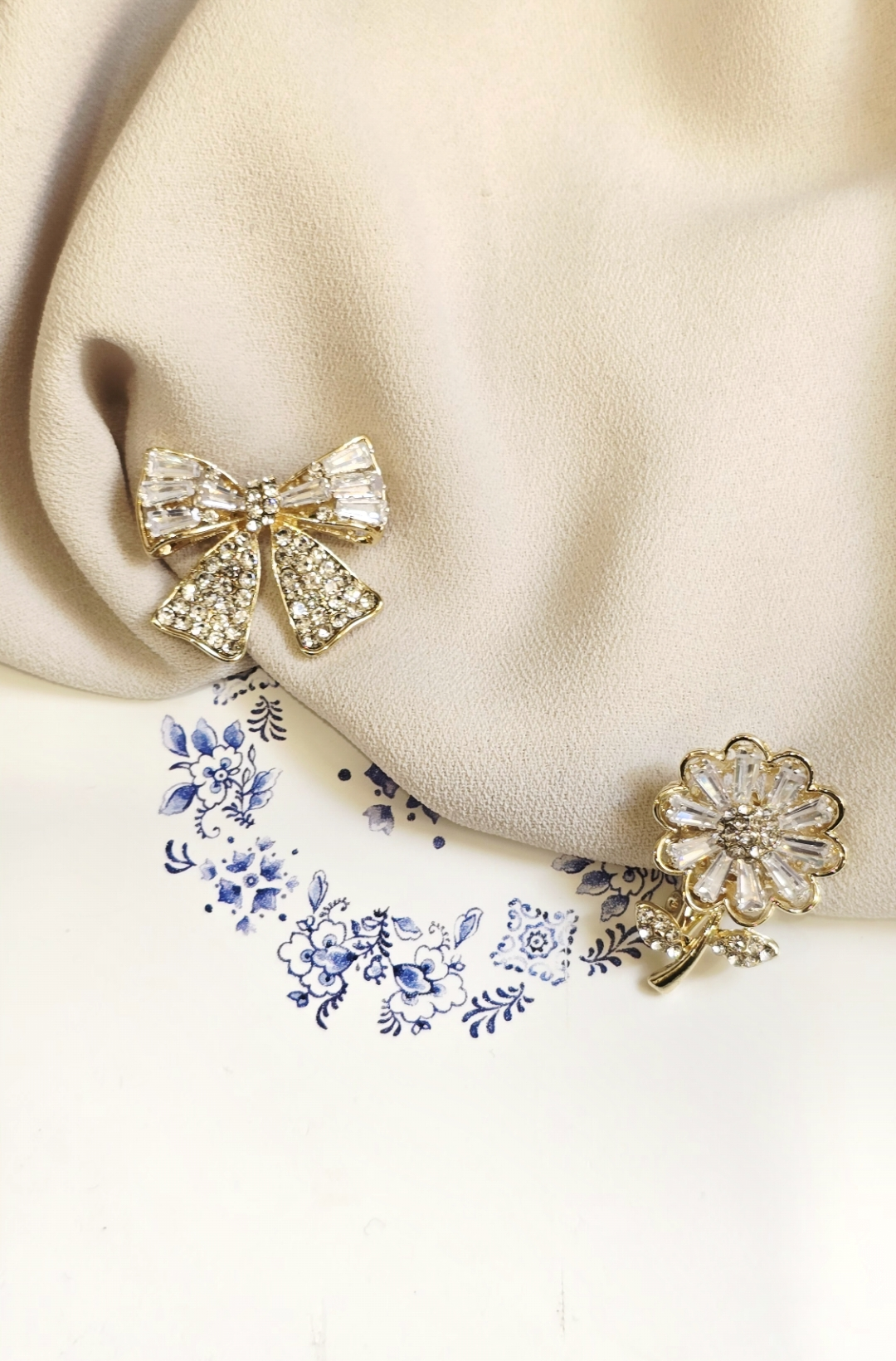 گل‌سینه گل و پاپیون کوچولو